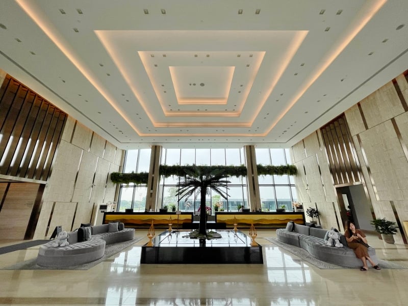 Dusit Thani Laguna Singapore — vibe