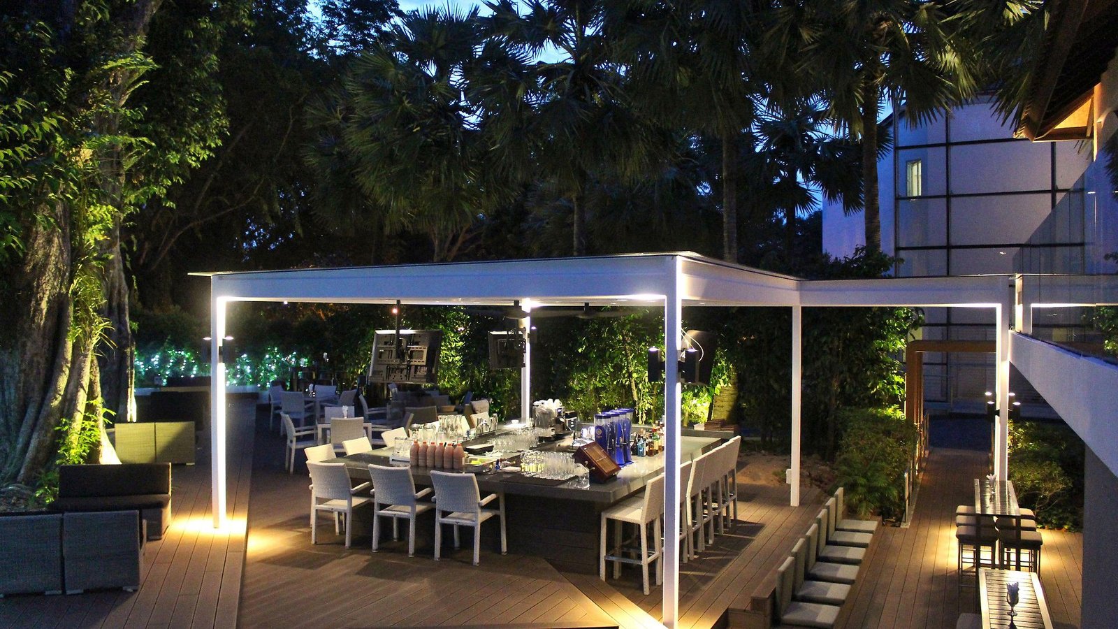 Amara Sanctuary Sentosa — eat & drink