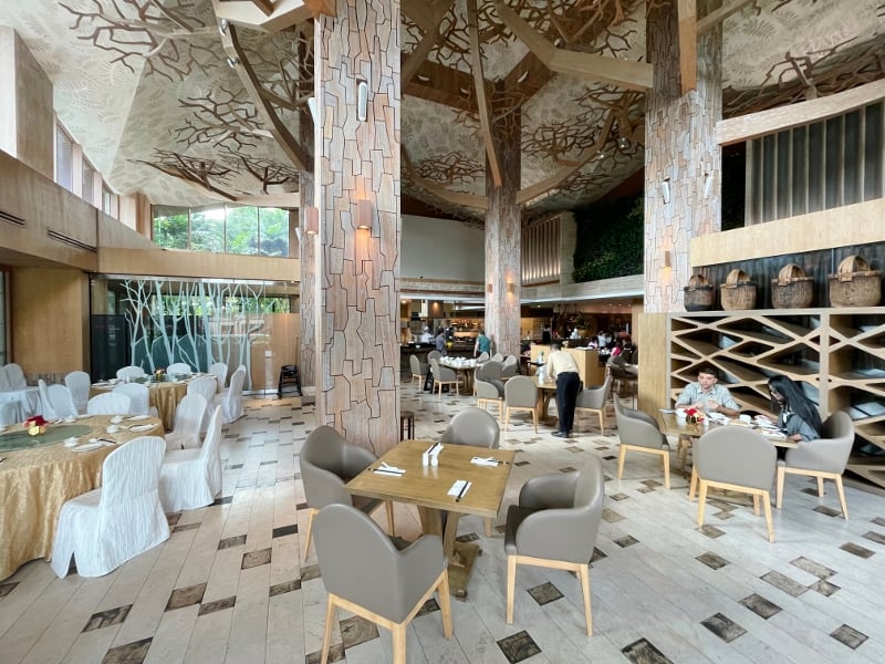 Equarius Hotel — eat & drink