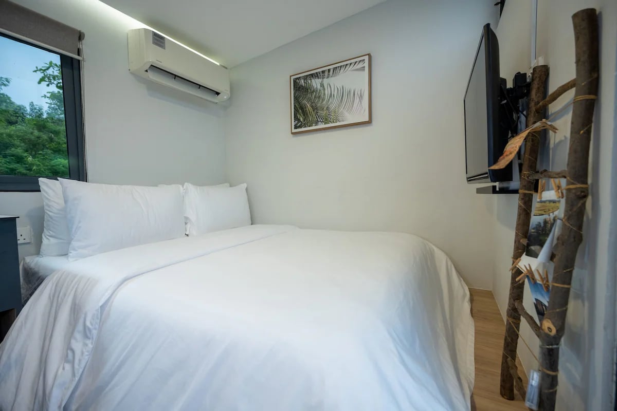 Tiny Away Escape at Lazarus Island — rooms