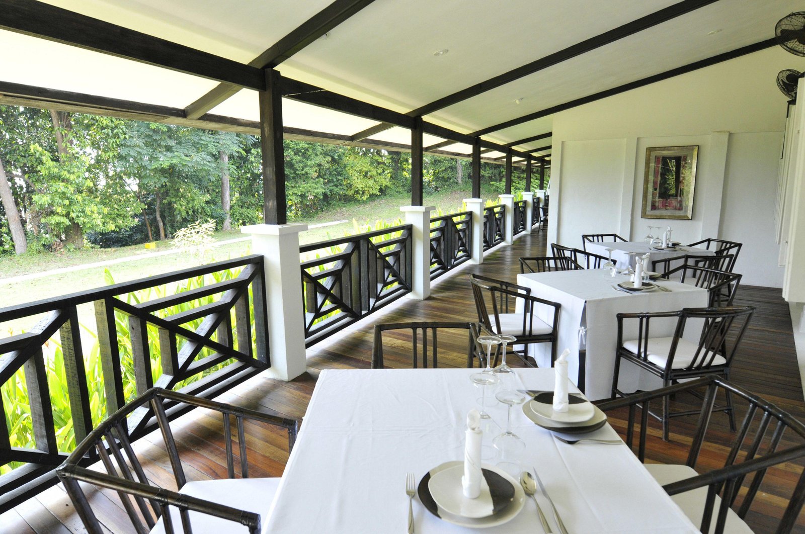 Labrador Villa — eat & drink