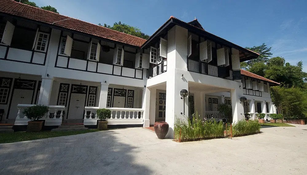 Labrador Villa — backstory