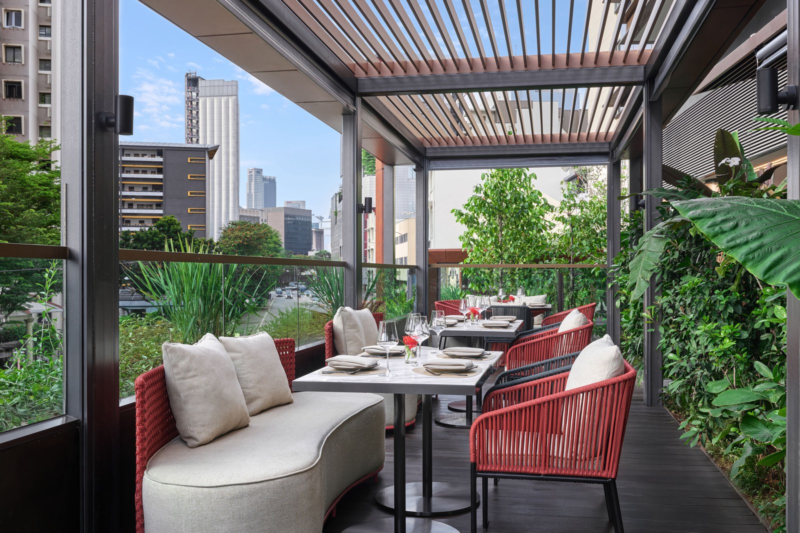Varel Singapore, a Tribute Portfolio Hotel — eat & drink