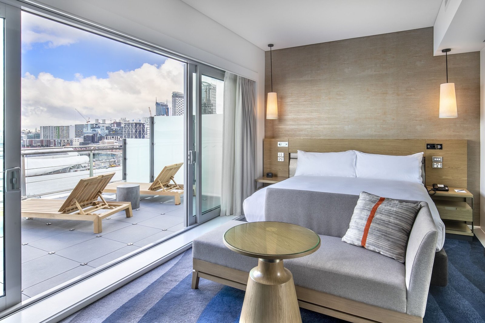 Hilton Auckland — vibe