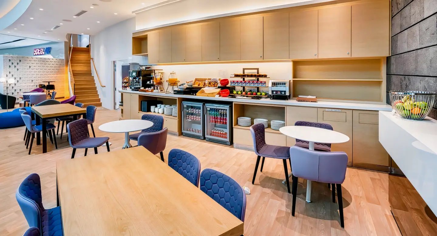 YOTELAIR Singapore Changi, komyuniti lounge