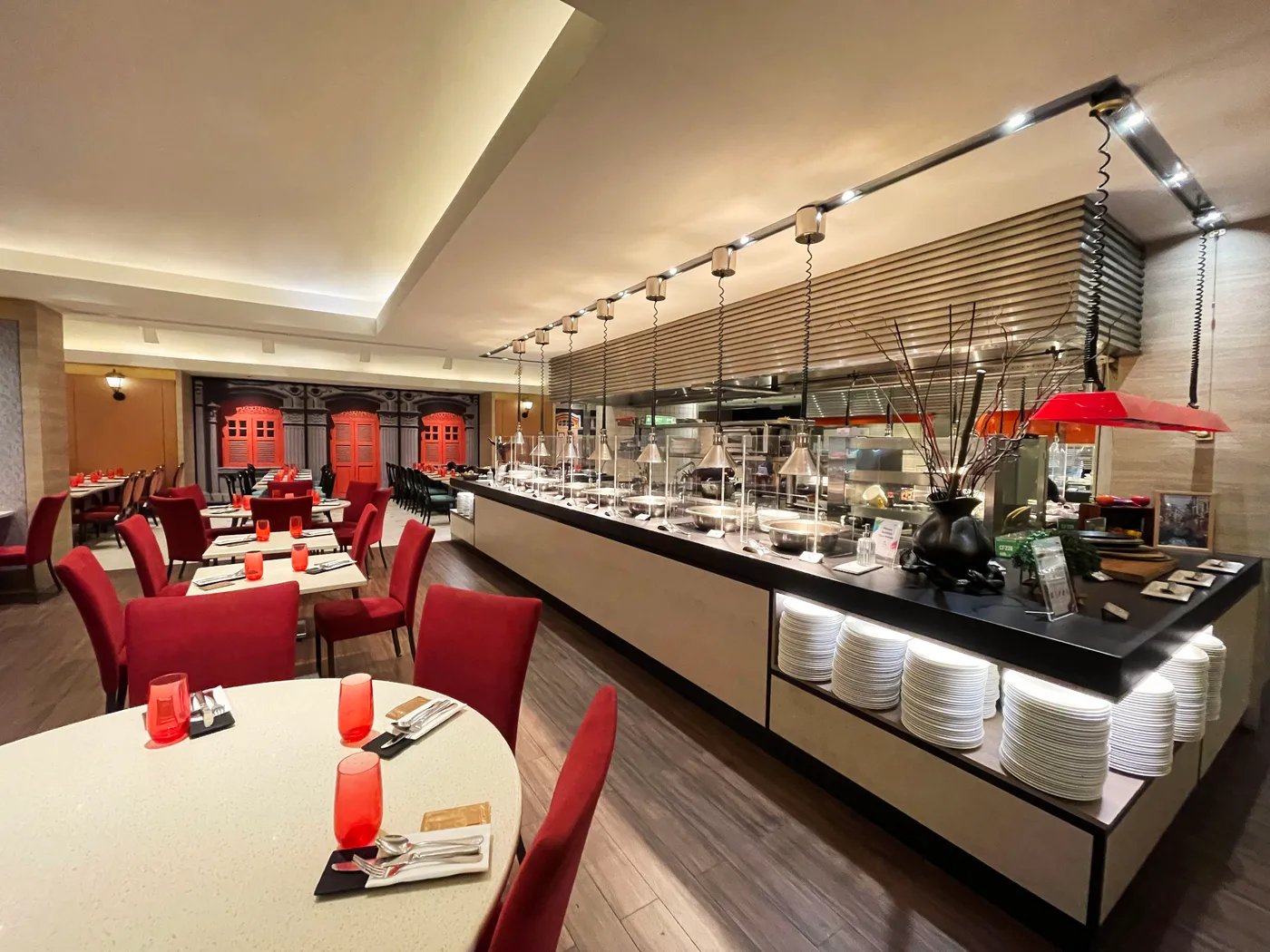 Royal Plaza on Scotts Singapore — eat & drink
