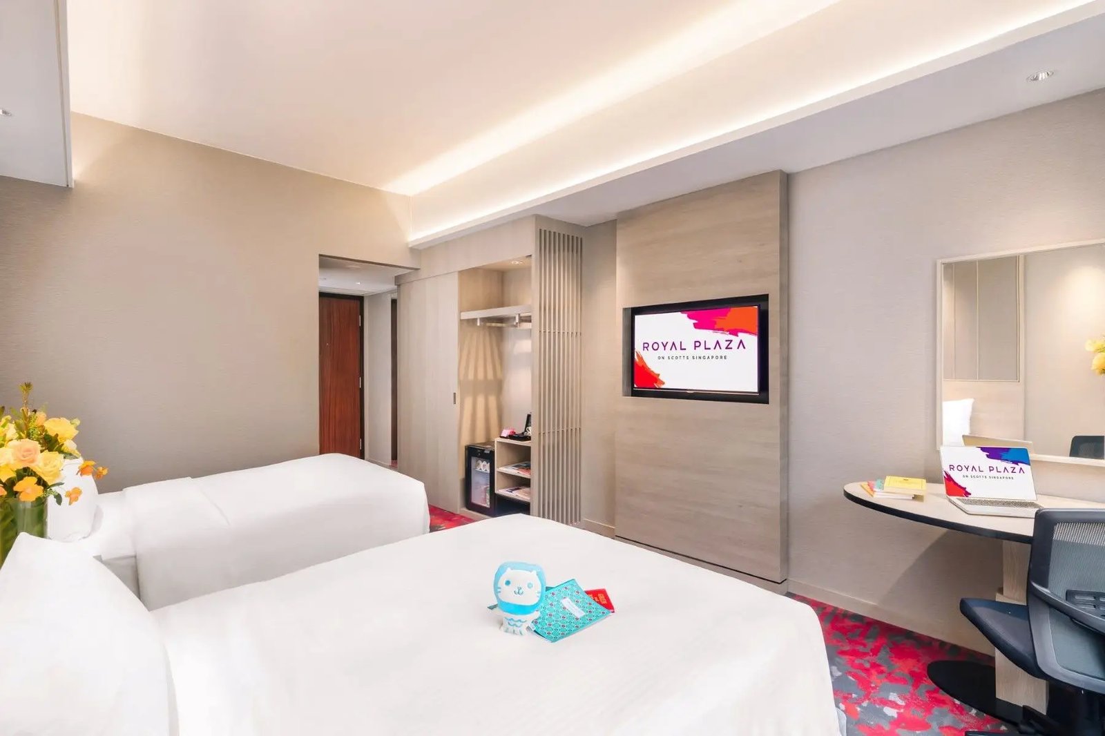 Royal Plaza on Scotts Singapore — rooms