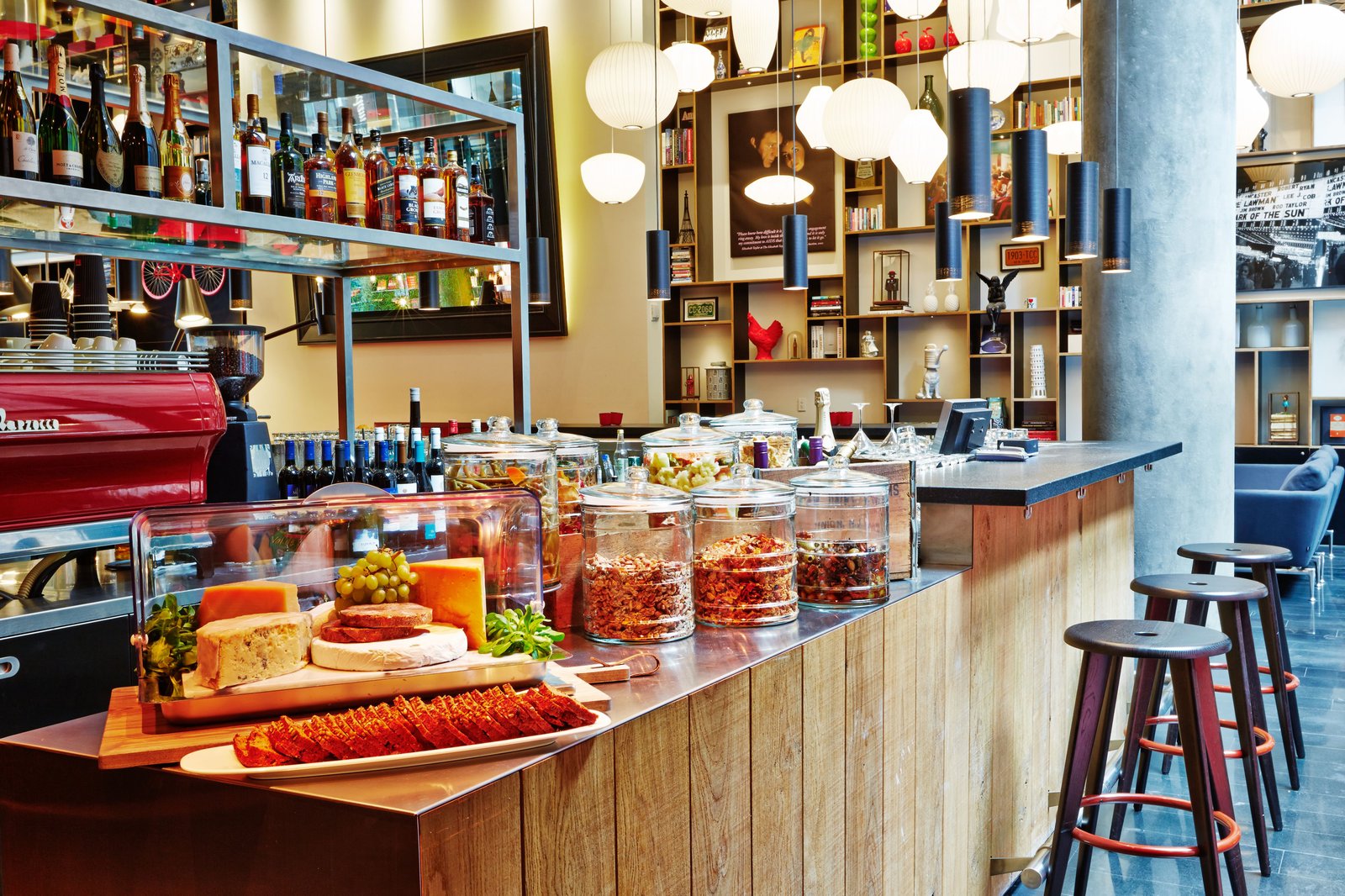 citizenM New York Times Square, eat & drink