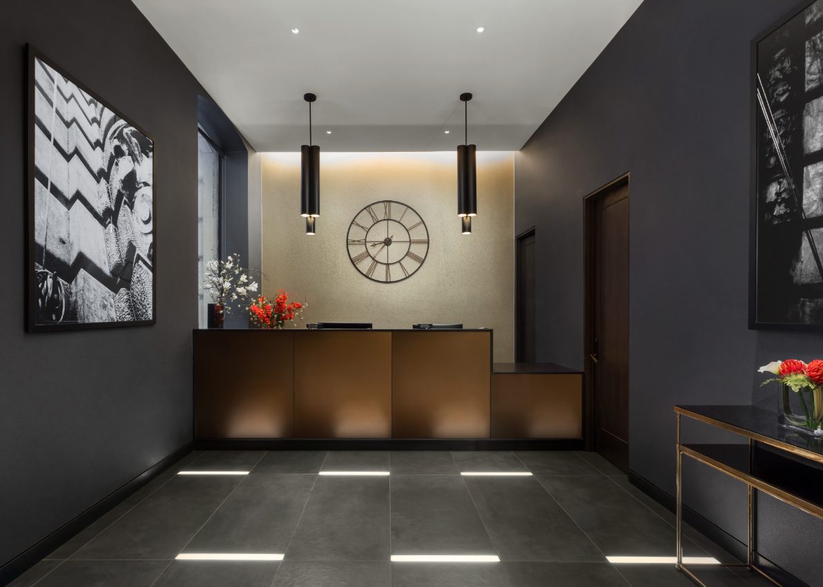 The Hotel at Fifth Avenue, vibe