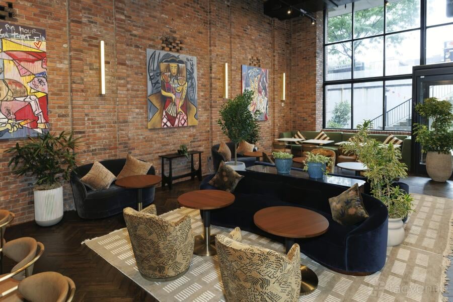 Arlo Williamsburg, eat & drink