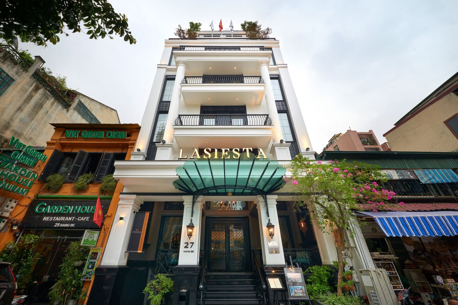La Siesta Premium Hang Be Hotel, backstory