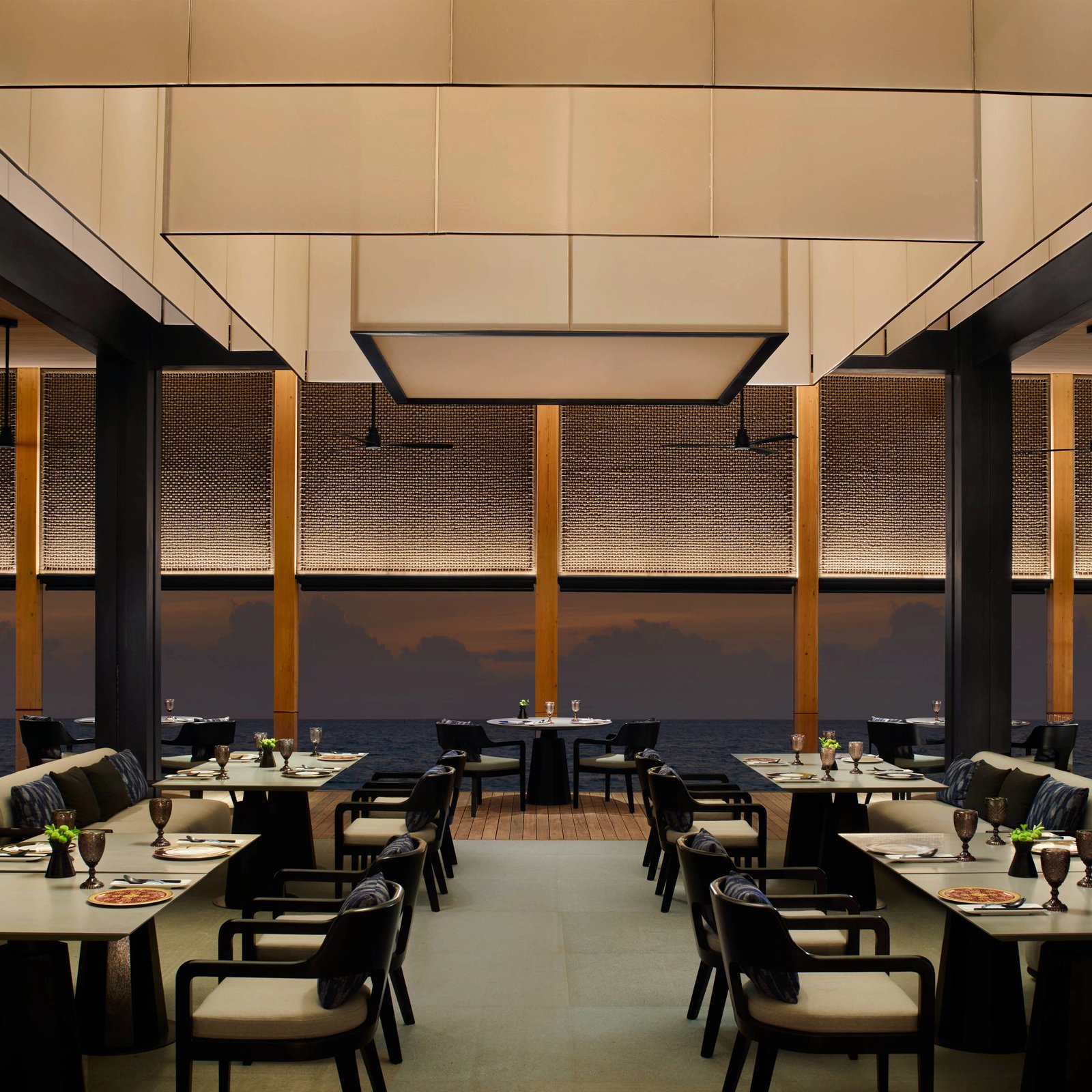 The Ritz-Carlton Maldives, Fari Islands, eat & drink