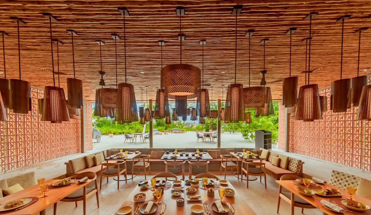 The Ritz-Carlton Maldives, Fari Islands, eat & drink