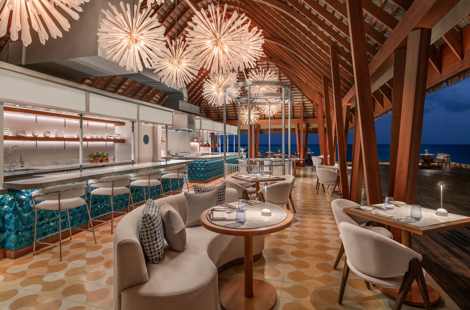 W Maldives, eat & drink