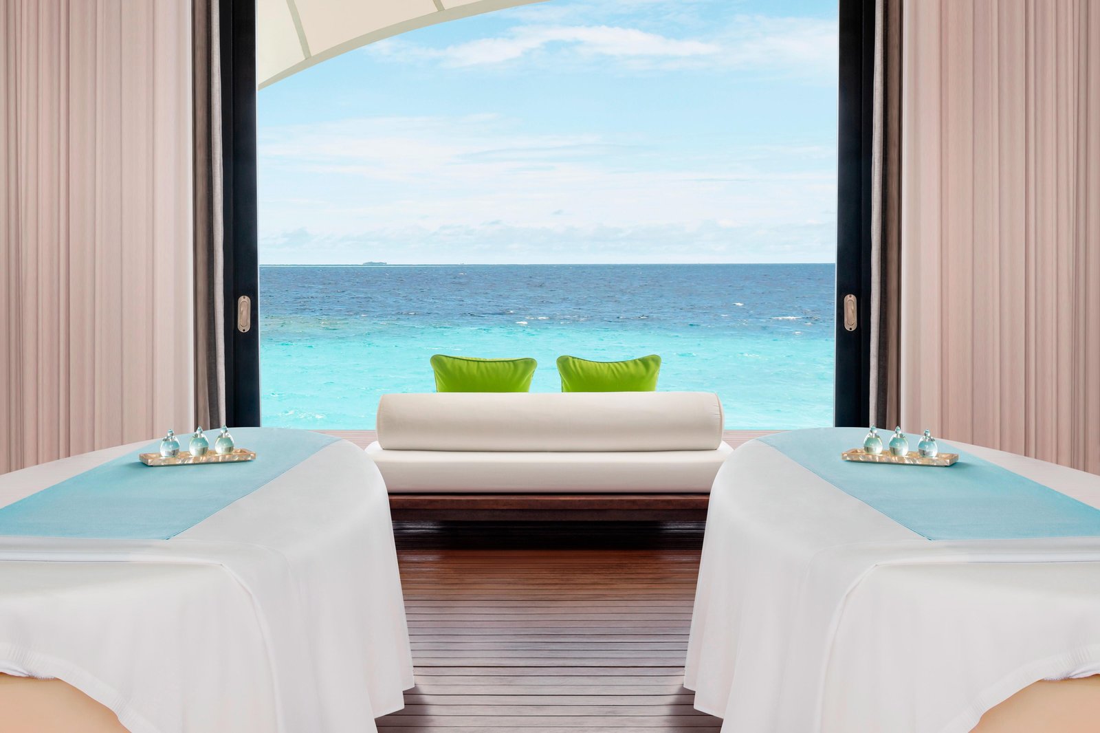 W Maldives, vibe