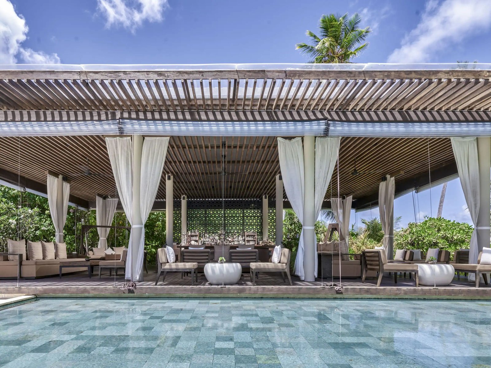 Park Hyatt Maldives Hadahaa, the pool