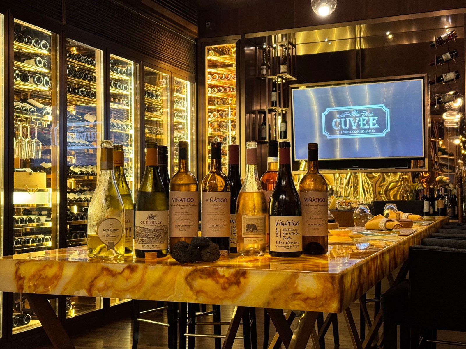 Ozen Reserve Bolifushi, eat & drink