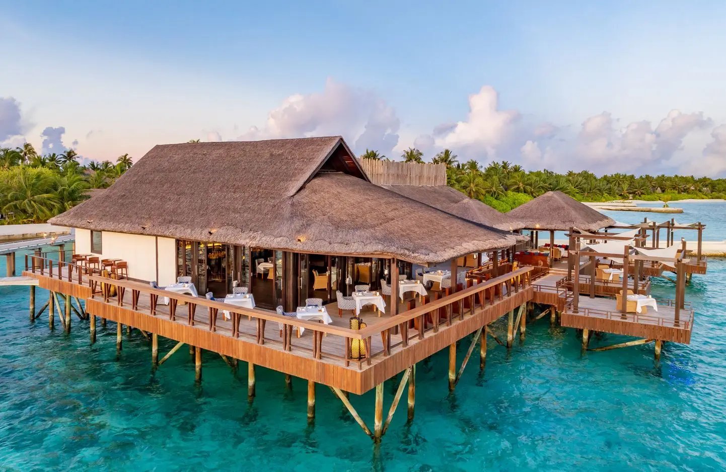 Ozen Reserve Bolifushi, eat & drink