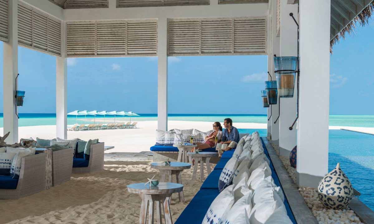 Four Seasons Resort Maldives at Landaa Giraavaru, blu beach club & restaurant