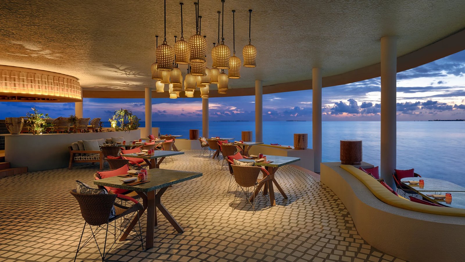Six Senses Kanuhura, at the table
