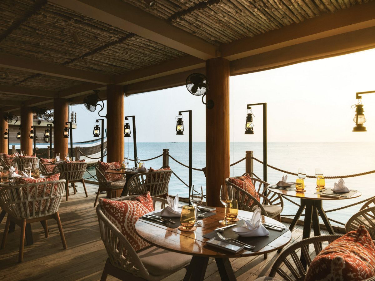 InterContinental Maldives Maamunagau Resort, eat & drink