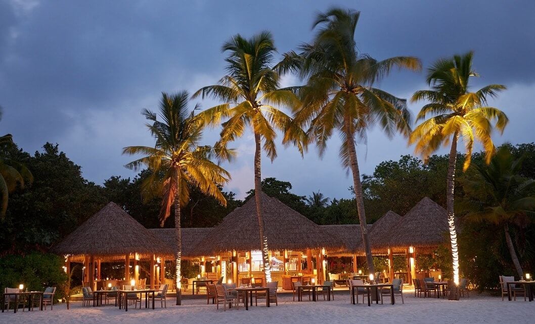 JA Manafaru, eat & drink
