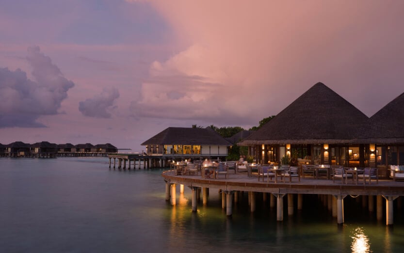 JA Manafaru, eat & drink
