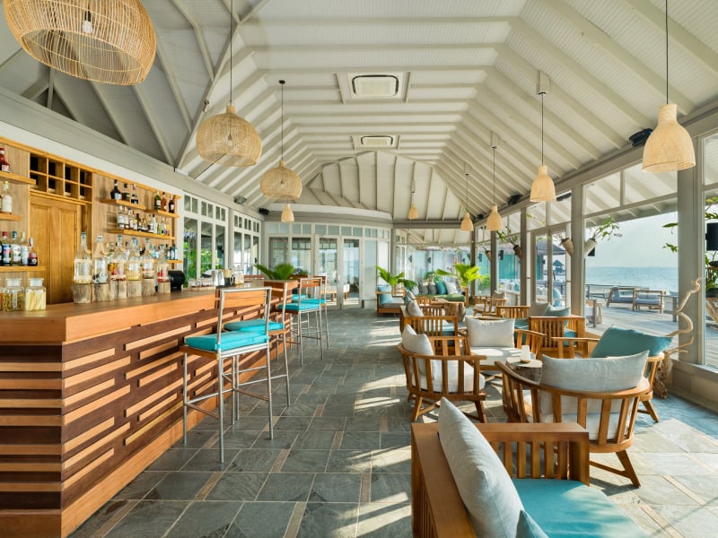 JA Manafaru, eat & drink
