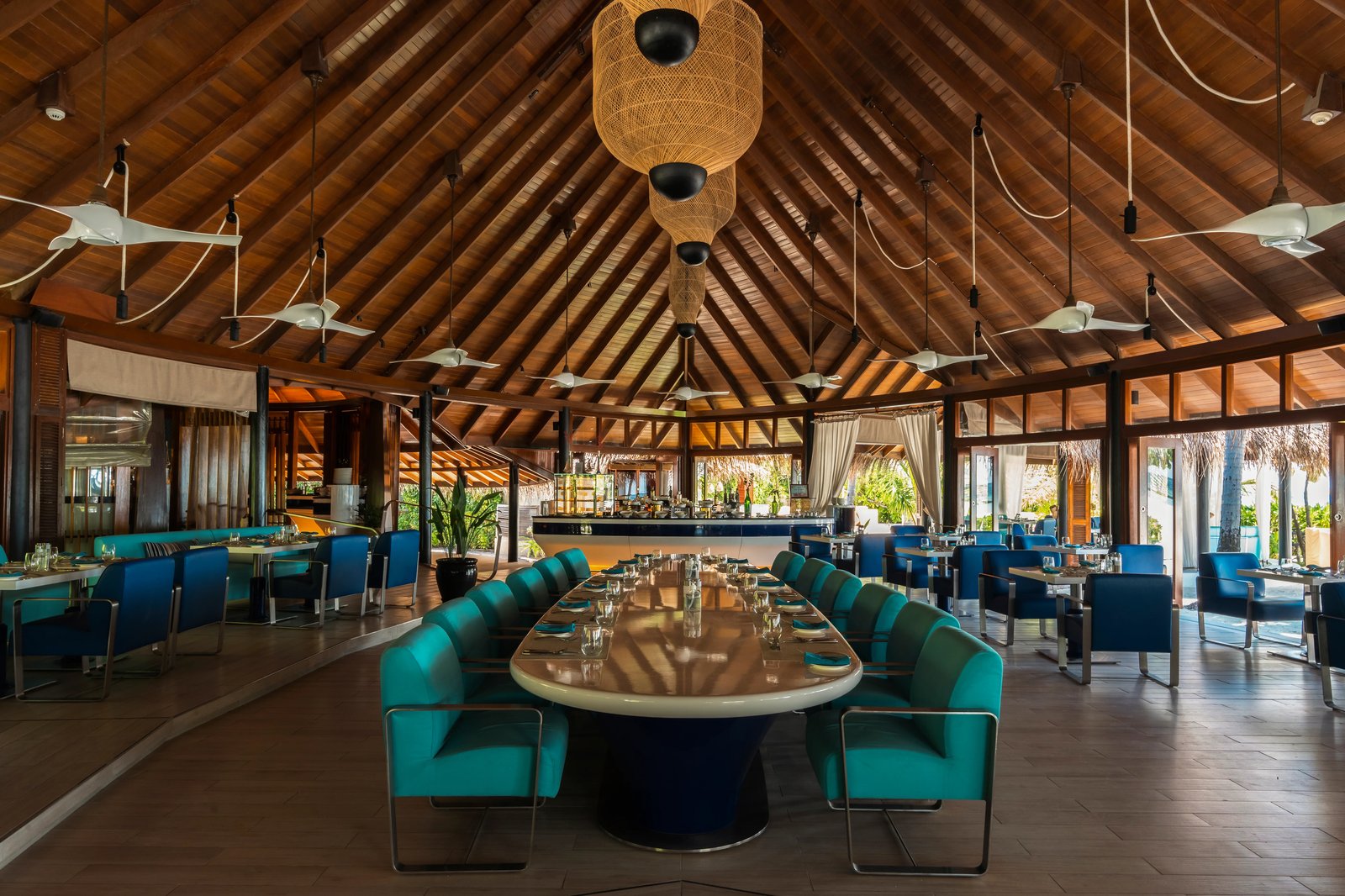 Constance Halaveli Maldives, eat & drink