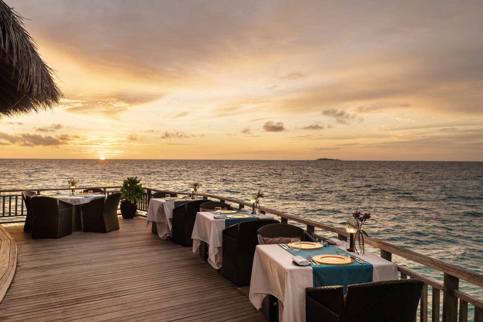 Constance Halaveli Maldives, jing restaurant