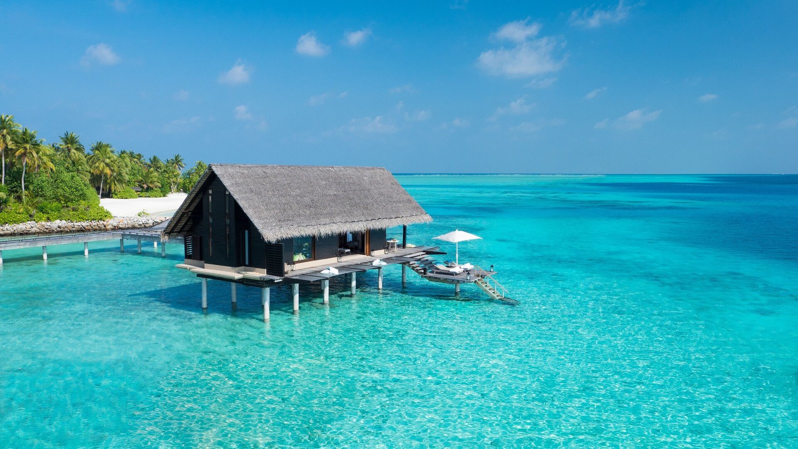 One&Only Reethi Rah, backstory