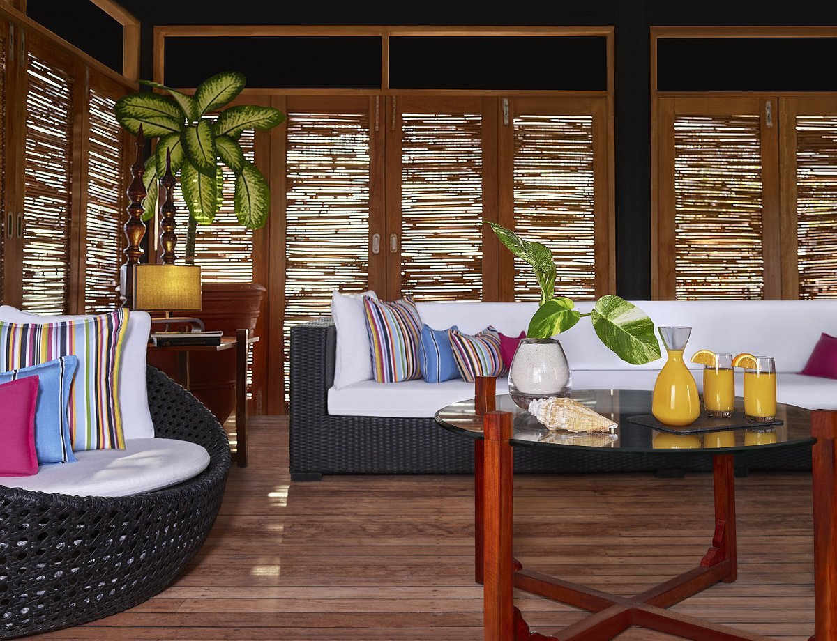 Taj Coral Reef Resort & Spa, Maldives, eat & drink