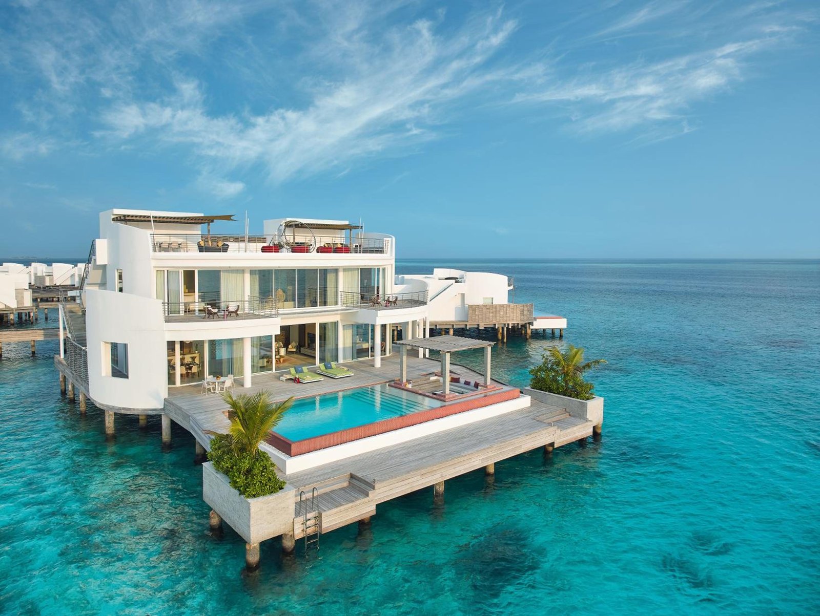 Jumeirah Olhahali Island, backstory