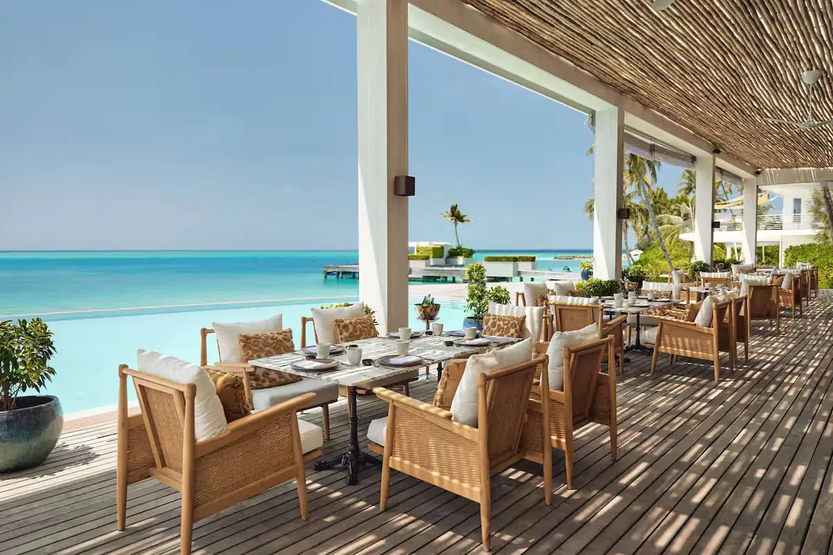 Jumeirah Olhahali Island, eat & drink