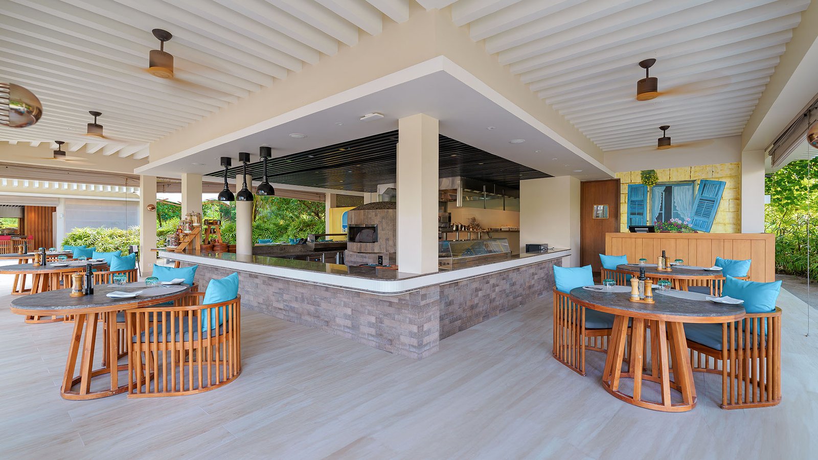 Kuda Villingili Resort Maldives, at the table