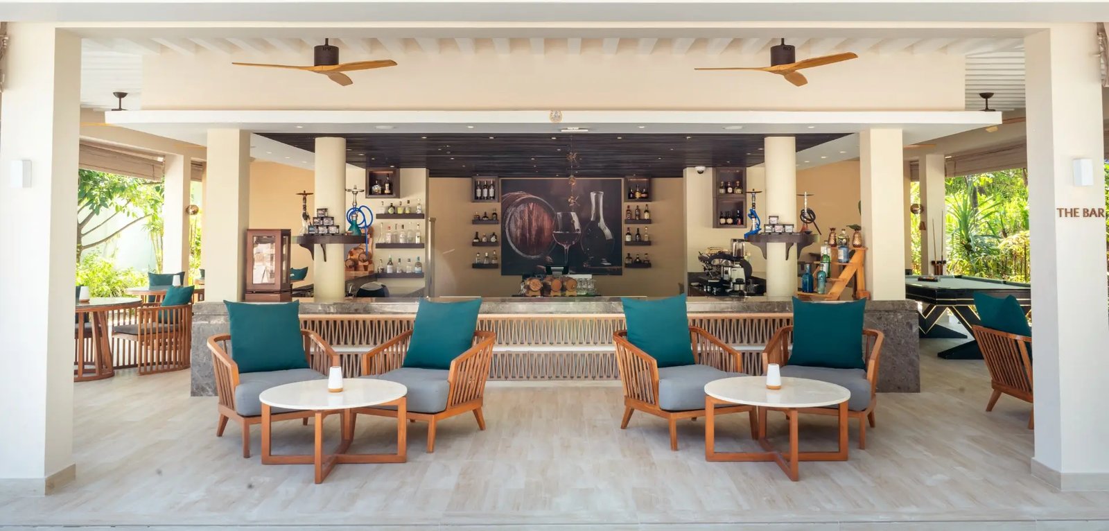 Kuda Villingili Resort Maldives, eat & drink