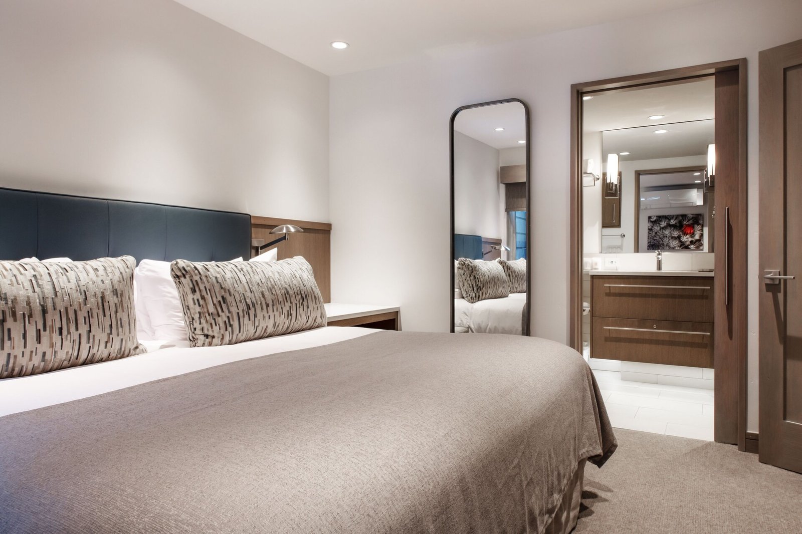 The Gant, rooms