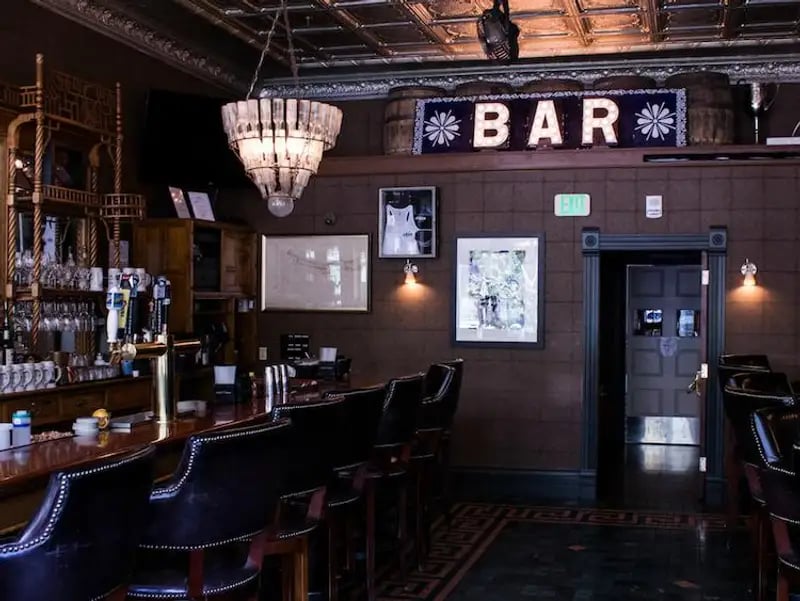 Hotel Jerome, eat & drink