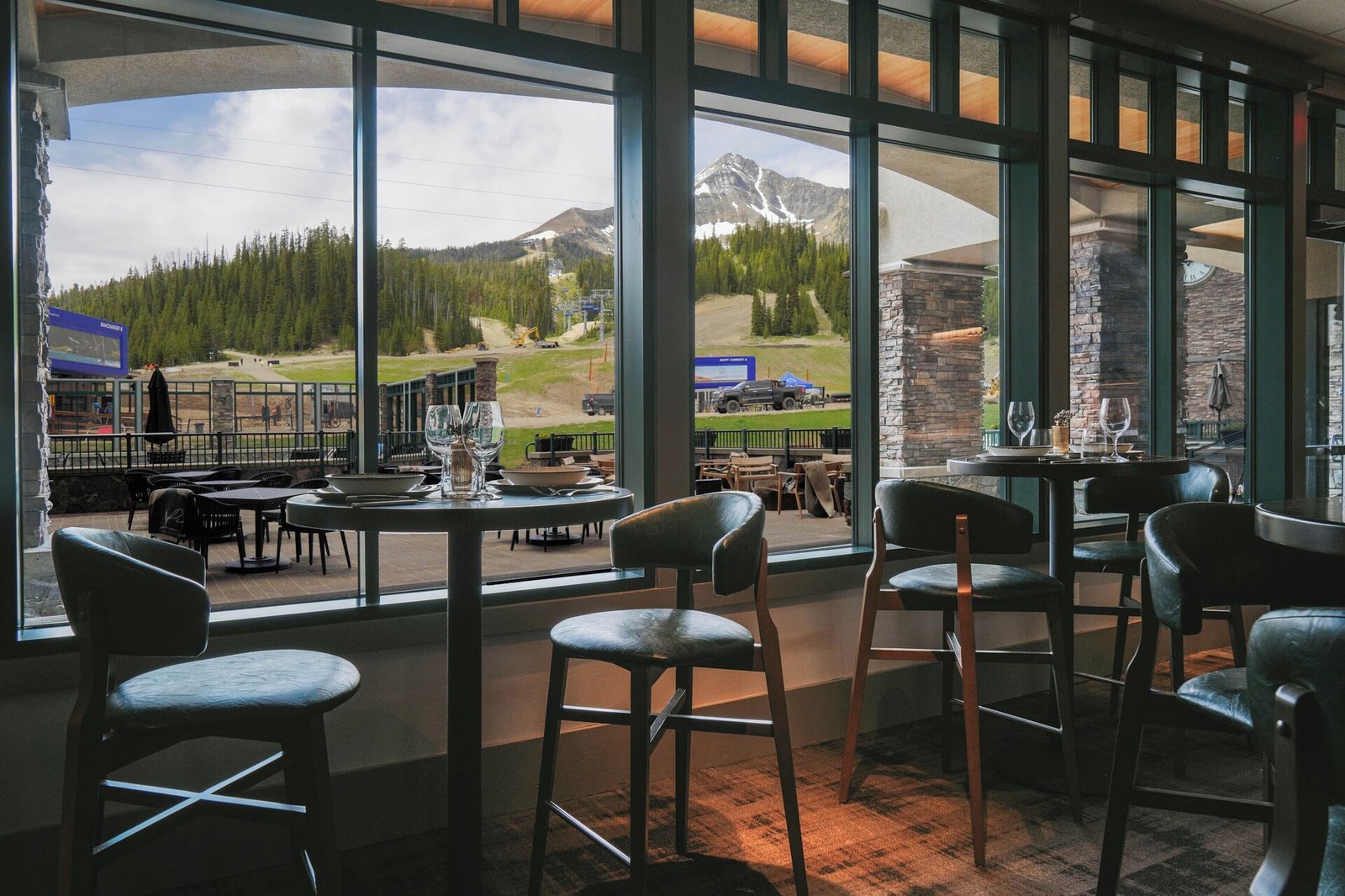 The Summit Hotel, eat & drink
