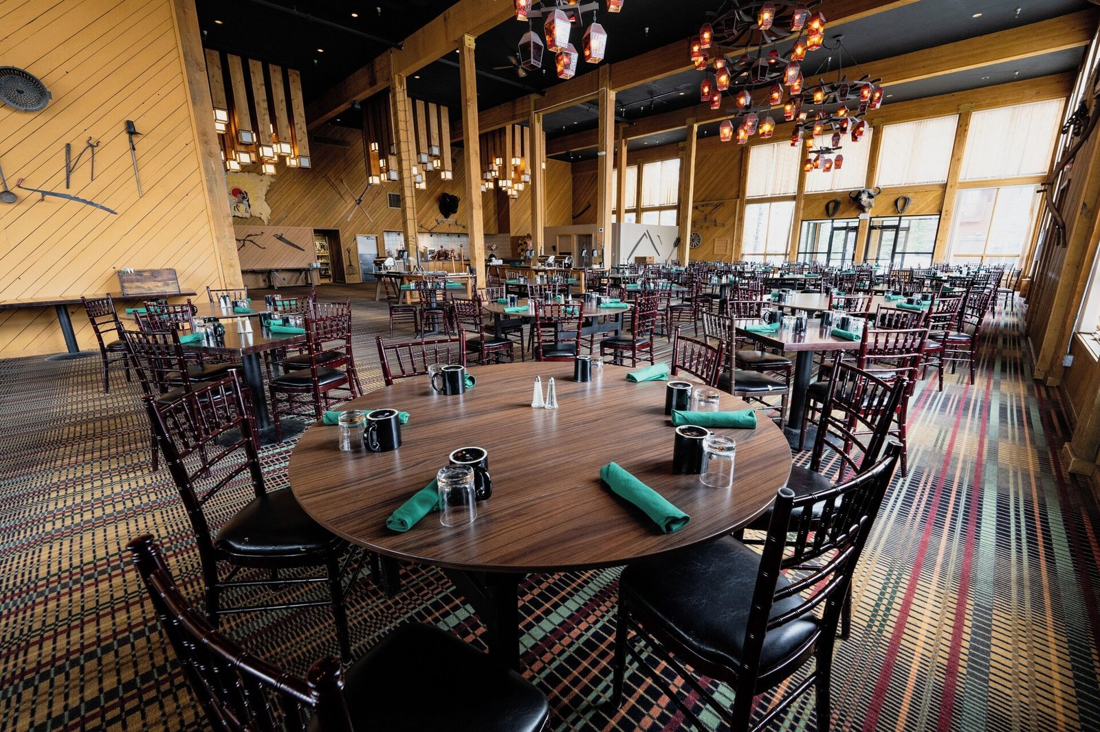 Huntley Lodge, eat & drink