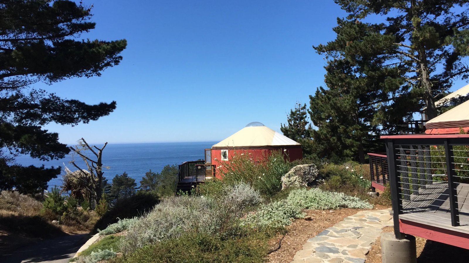 Treebones Resort, vibe