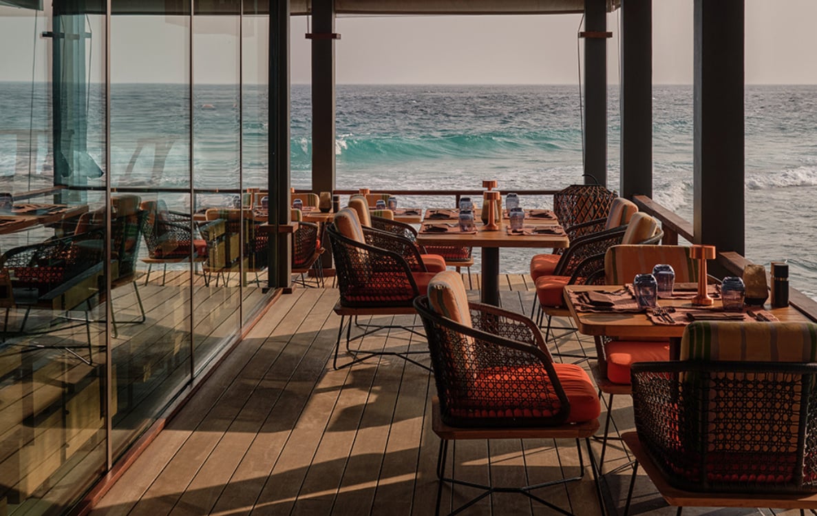 Veligandu Maldives Resort Island, raalhu restaurant & bar