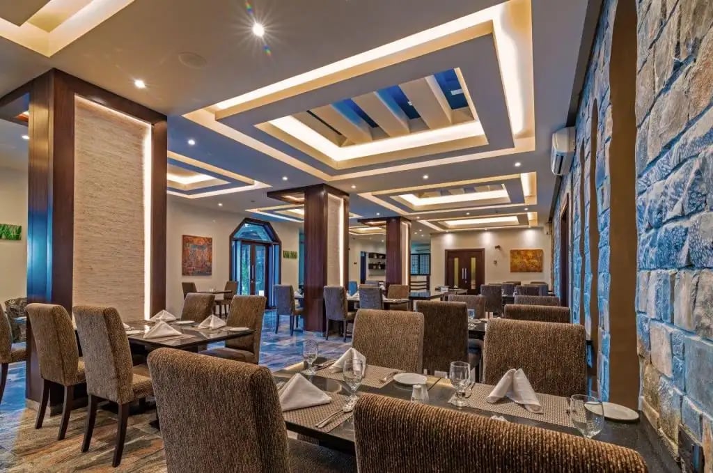 Sahab Resort & Spa, eat & drink