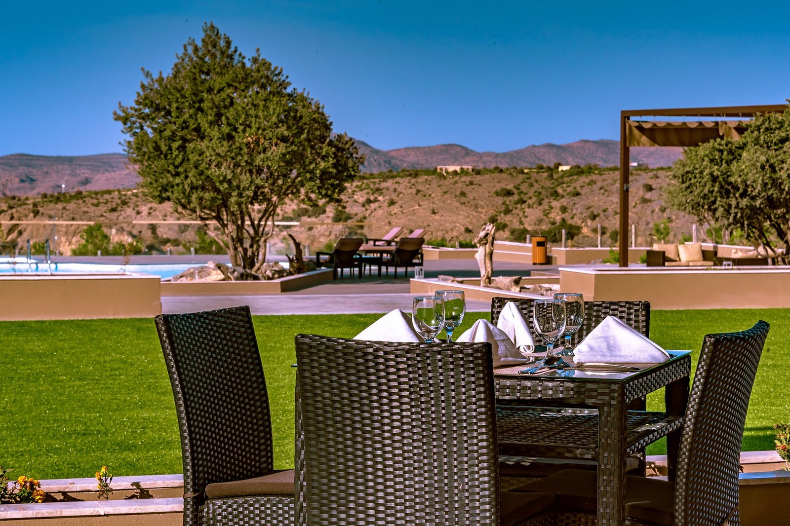 Sahab Resort & Spa, at the table