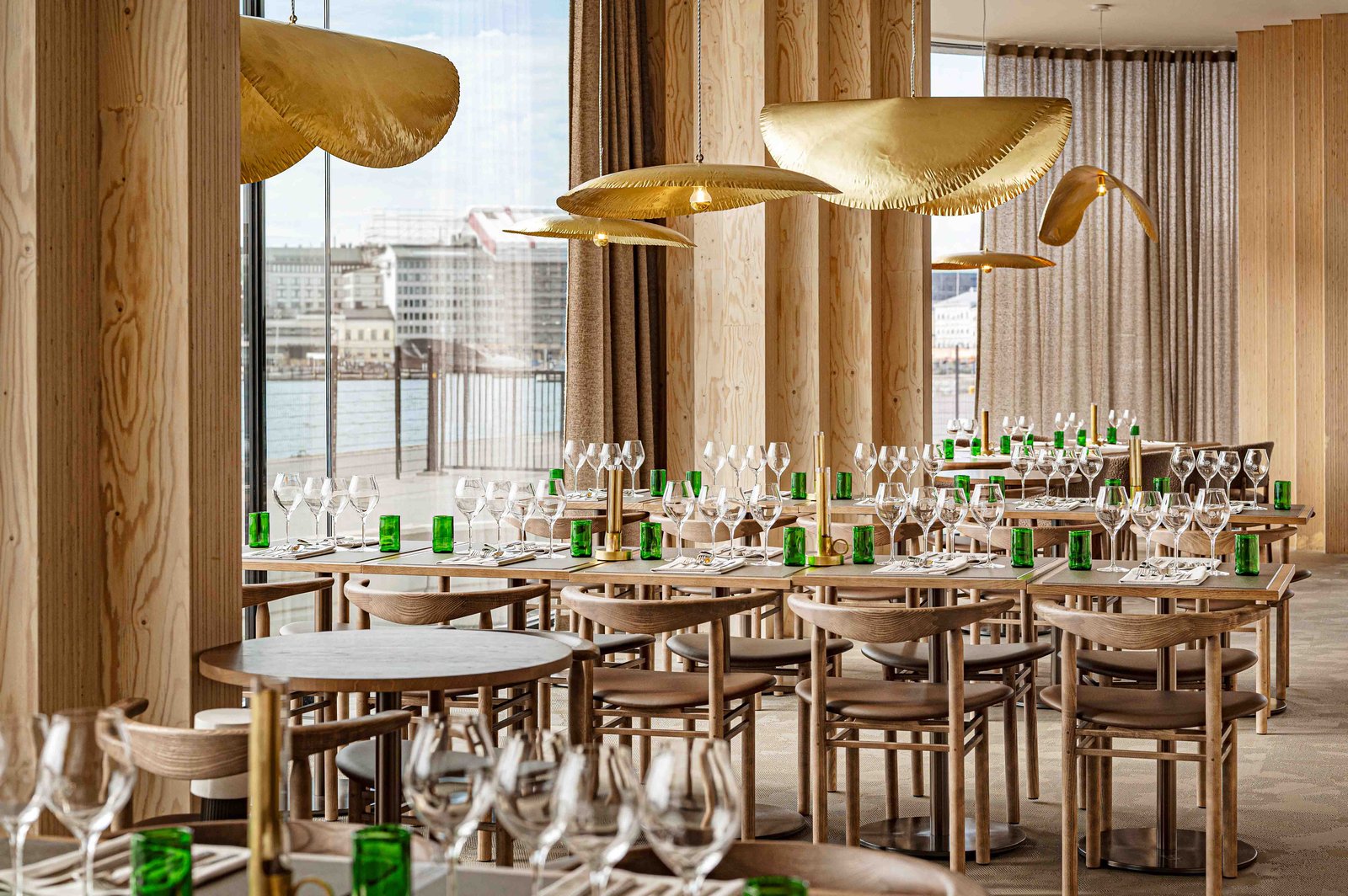 Solo Sokos Hotel Pier 4, at the table