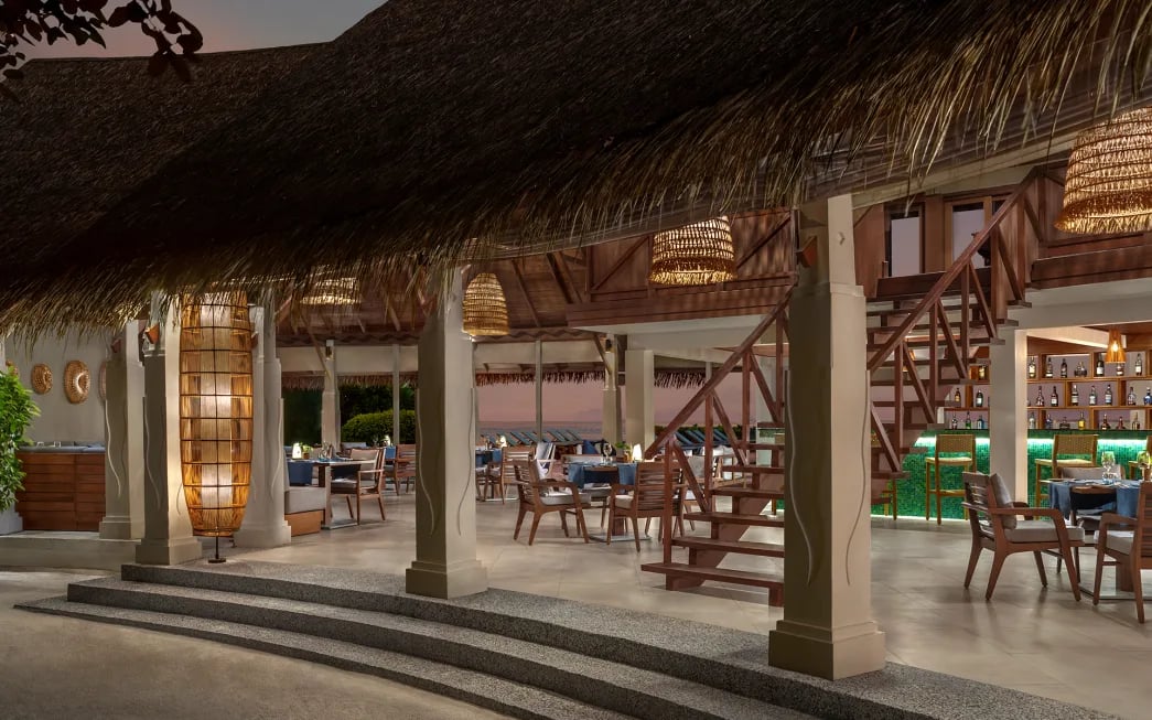 Anantara Dhigu Maldives Resort, eat & drink