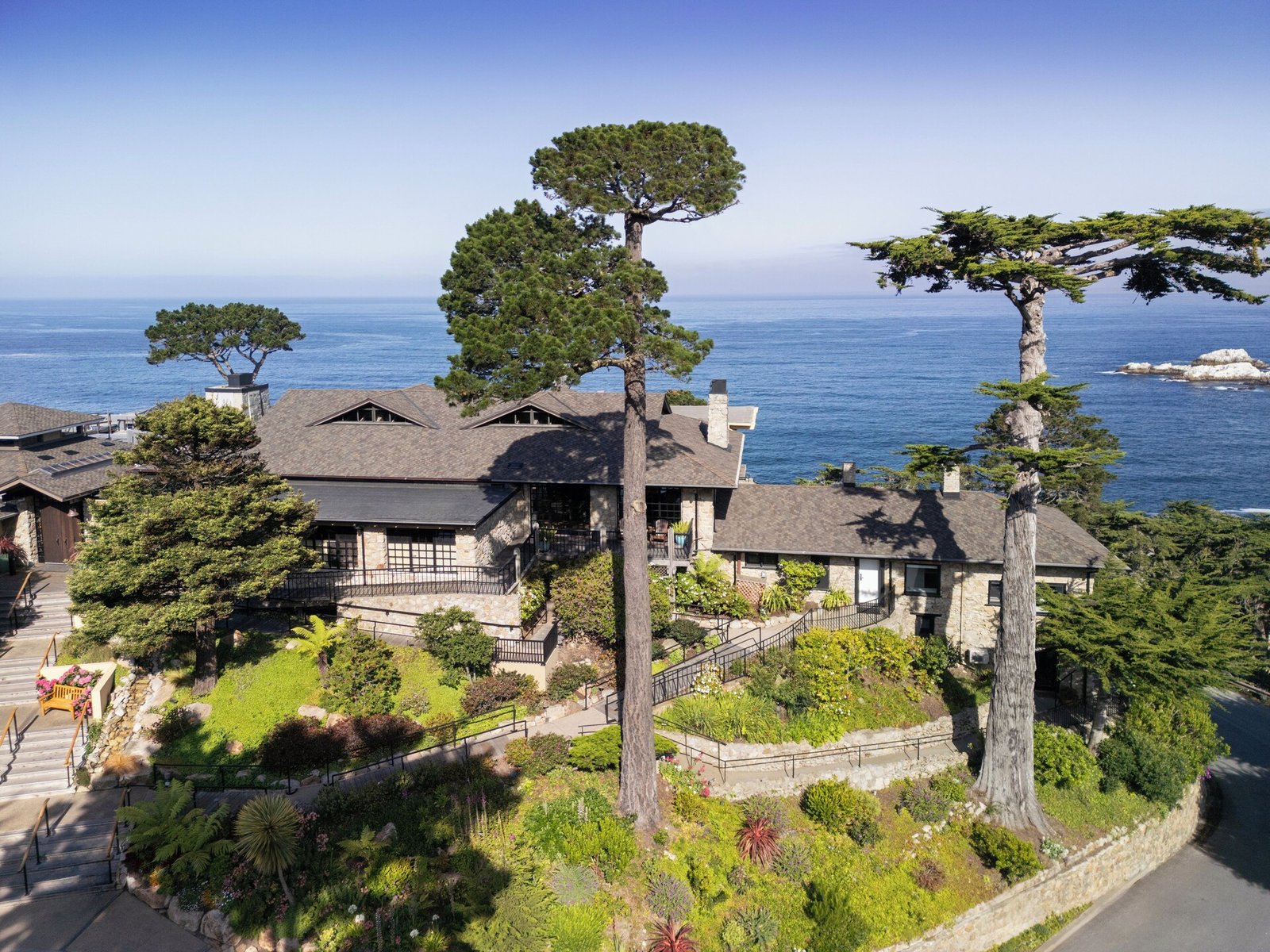 Hyatt Carmel Highlands, backstory