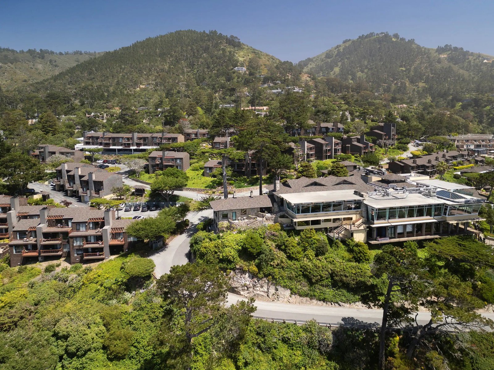 Hyatt Carmel Highlands, backstory
