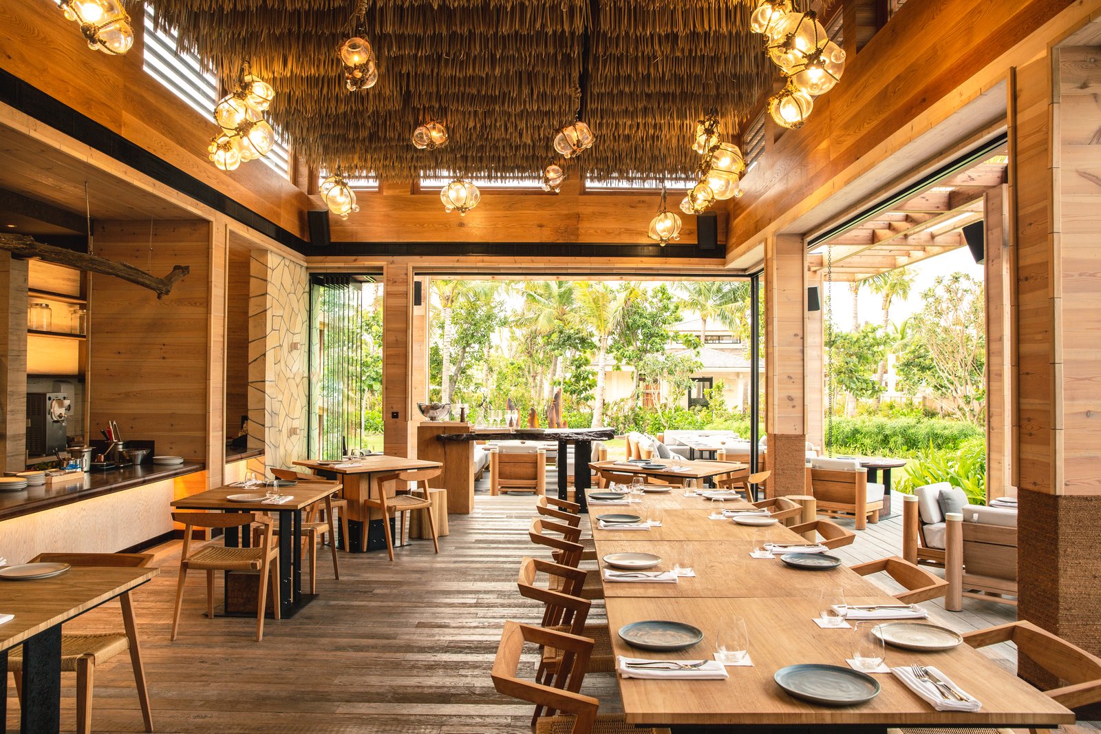 Waldorf Astoria Maldives Ithaafushi, eat & drink