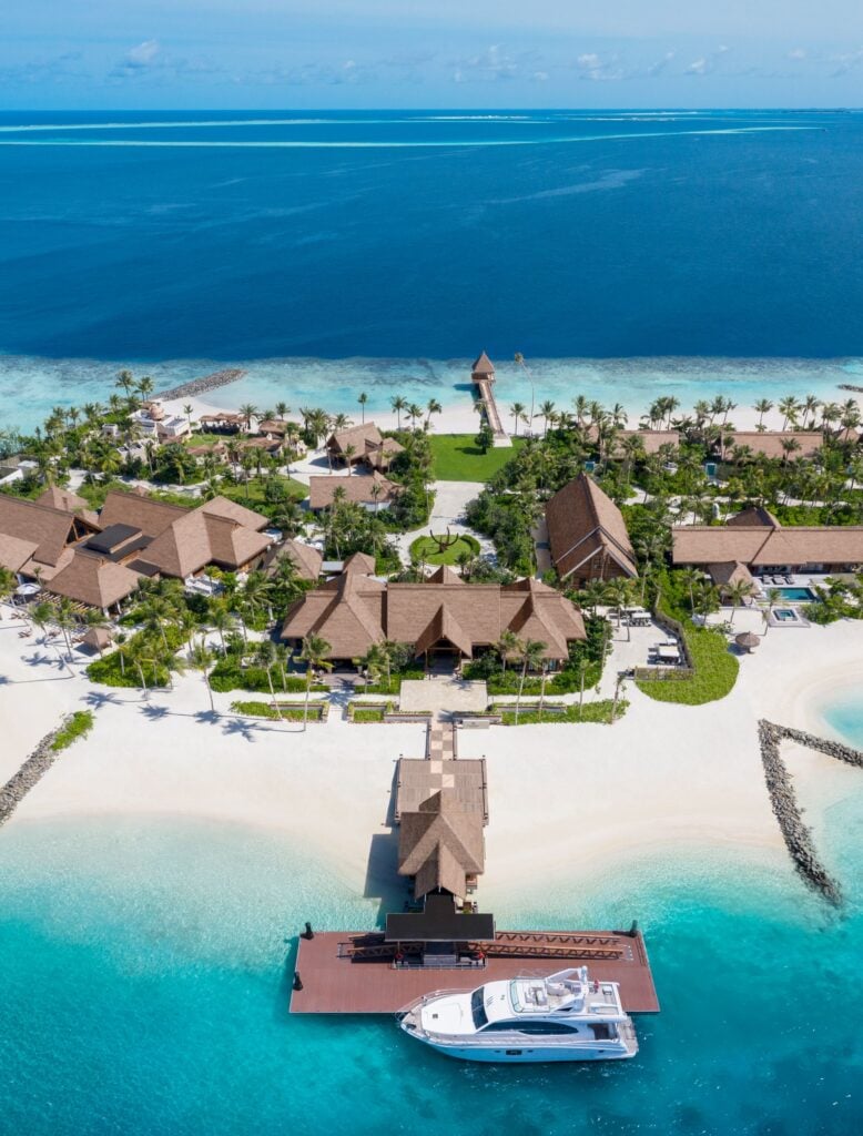 Waldorf Astoria Maldives Ithaafushi, backstory
